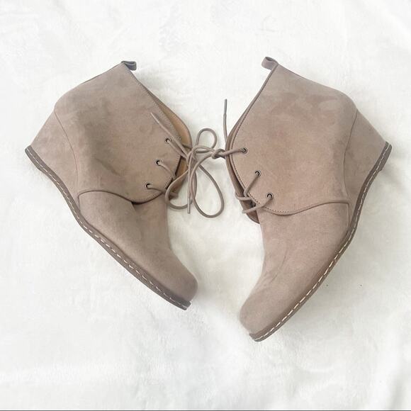 Franco Sarto Annabelle tan lace top wedge booties ankle size 9.5 heel suede - Picture 3 of 8